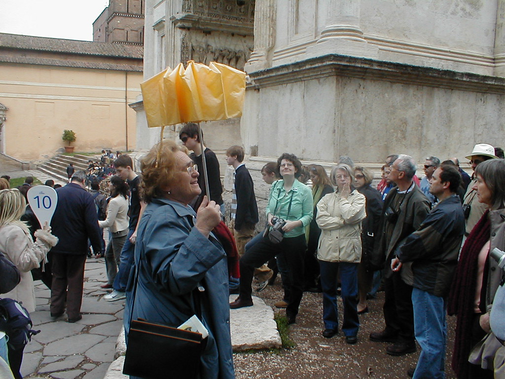 Can I arrange for a private guide and porter team?