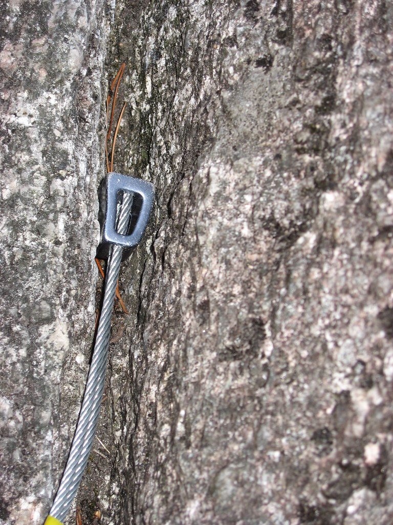 Is it possible to do traditional climbing in Mount Kenya?