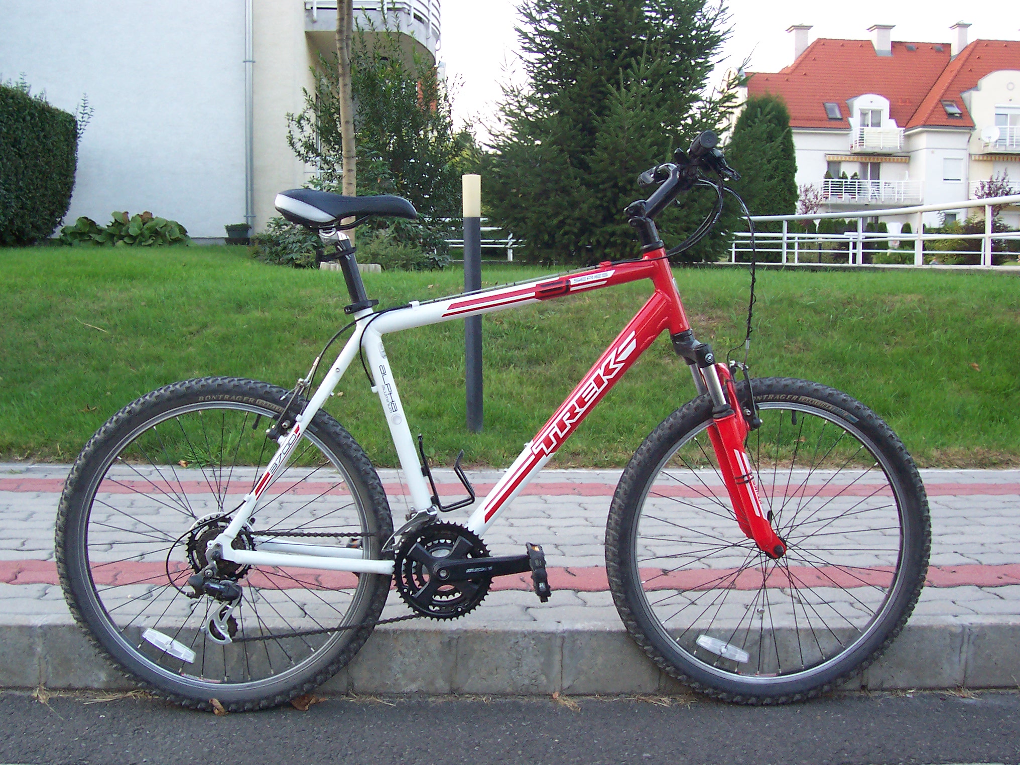 Can I trek to Mount Kenya’s historical sites?