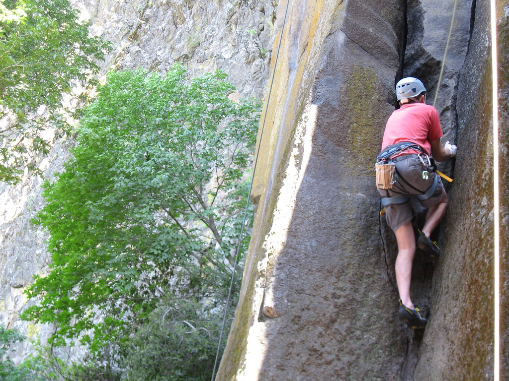 Essential Tips and Recommendations for Crack Climbing in Mount Kenya