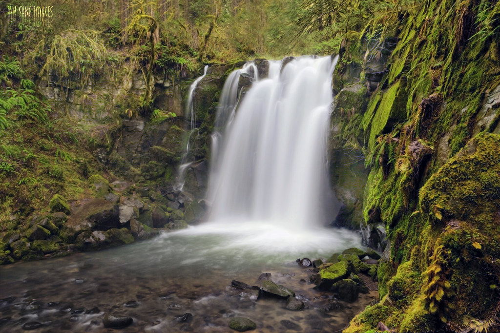 1. Exploring the Majestic Waterfalls of Mount Kenya: A Hidden Gem for Hiking Enthusiasts