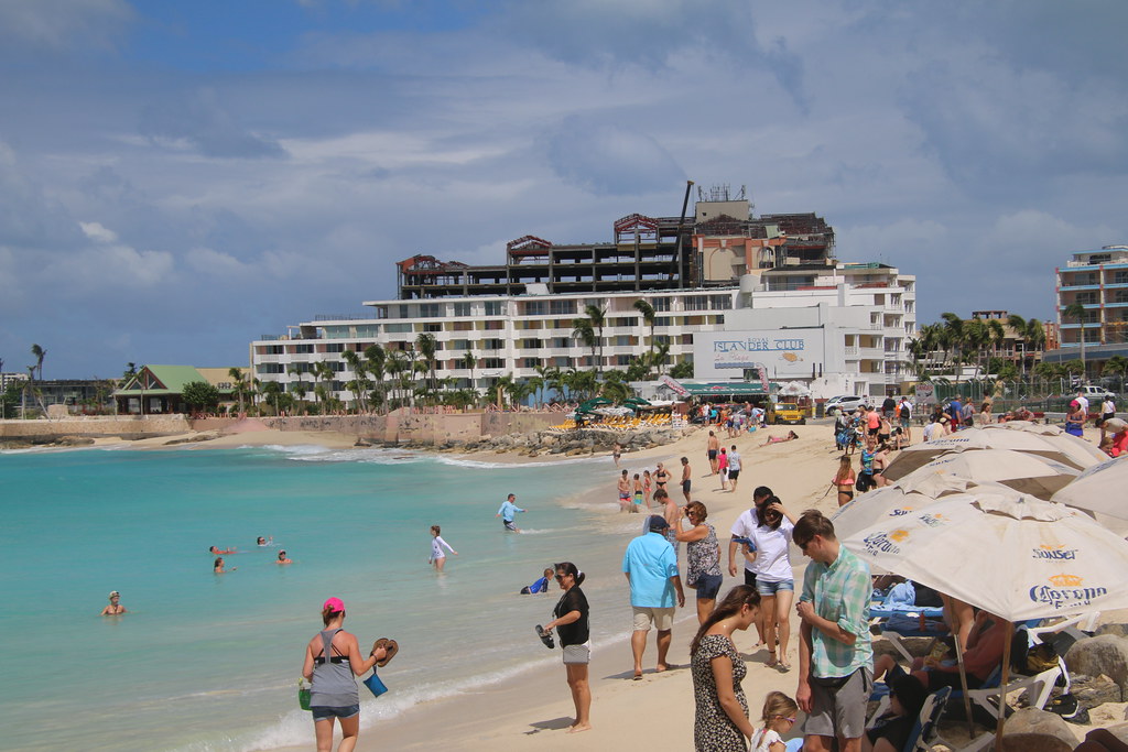 Can I find bird-watching cruises on Mount Kenya’s lakes?