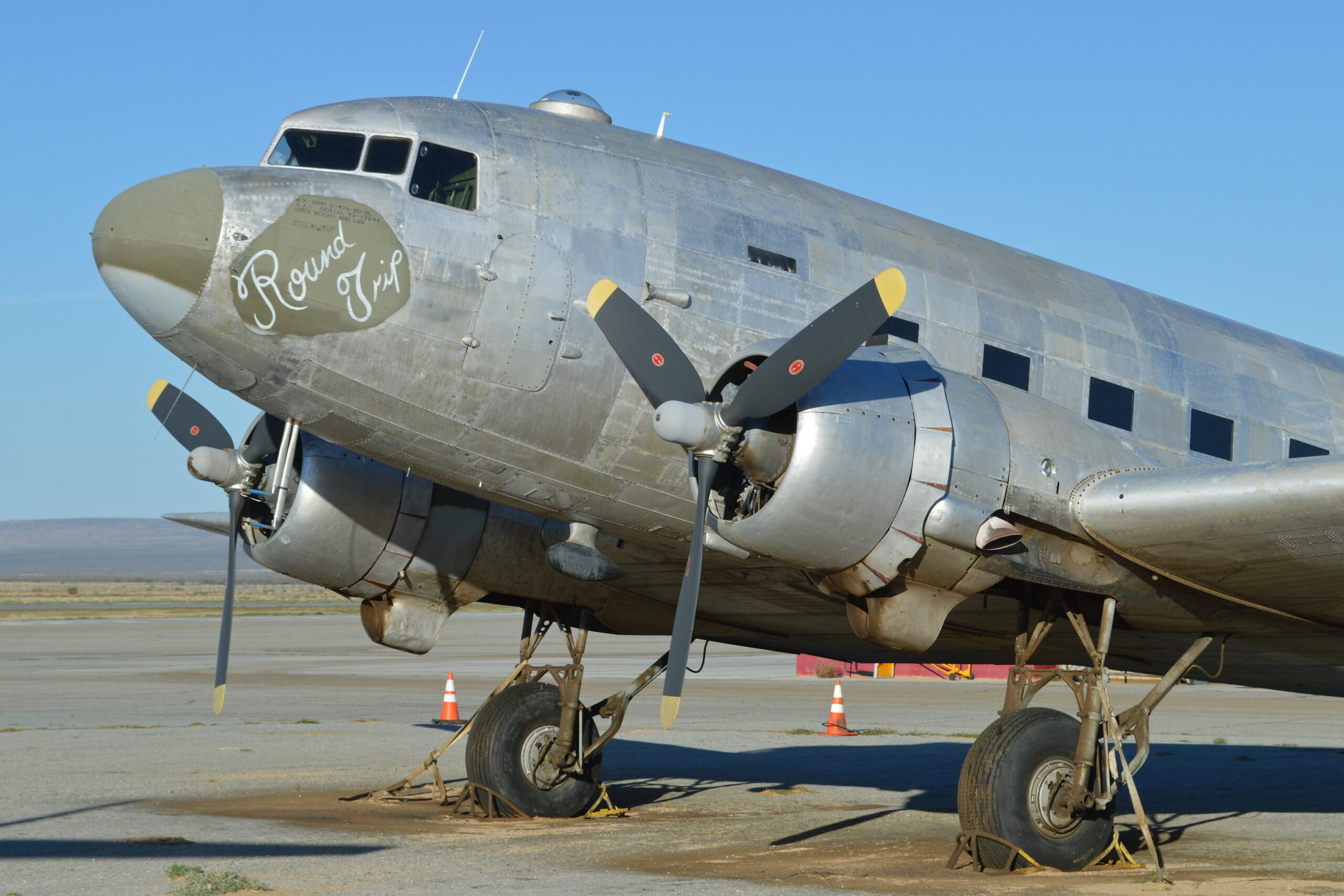 Can I book a round-trip scenic flight in Mount Kenya?