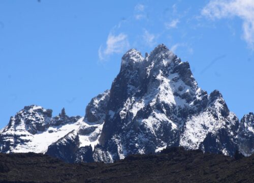 What are the traditional storytelling formats used in Mount Kenya?