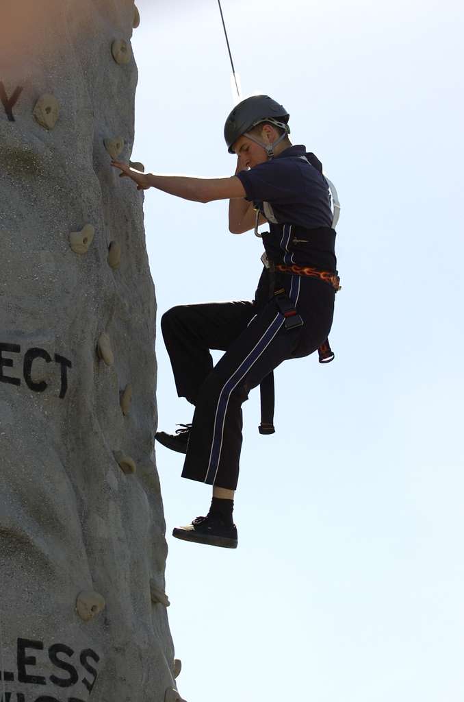 Finding the Perfect Rock Climbing School in Mount Kenya