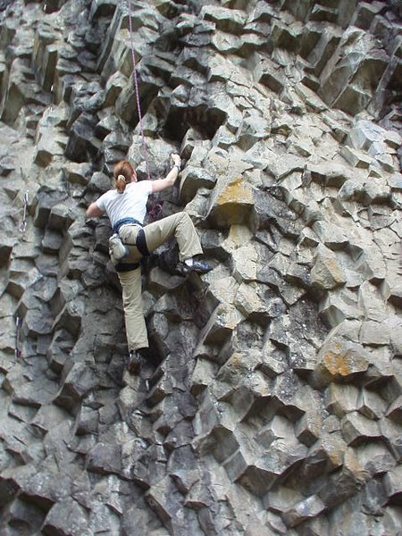 2. The⁤ Benefits of Hiring a Local Climbing ⁢Guide for Your ​Mt⁤ Kenya Adventure