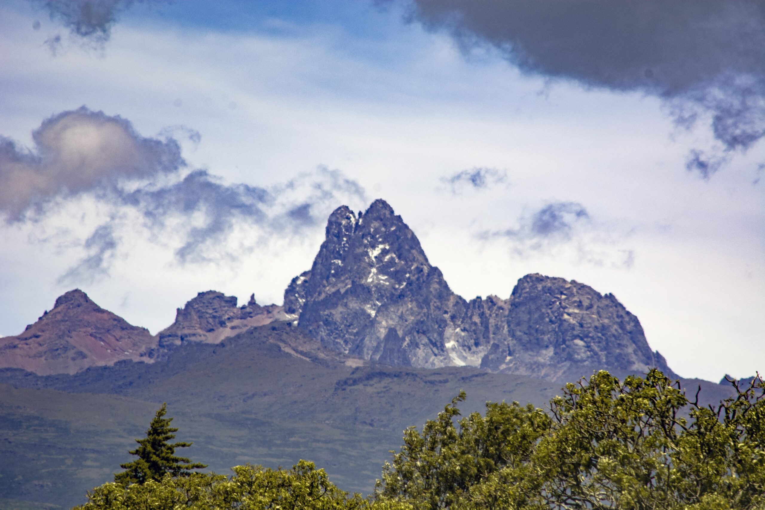 Can I climb Mount Kenya’s secondary peaks via rock climbing?