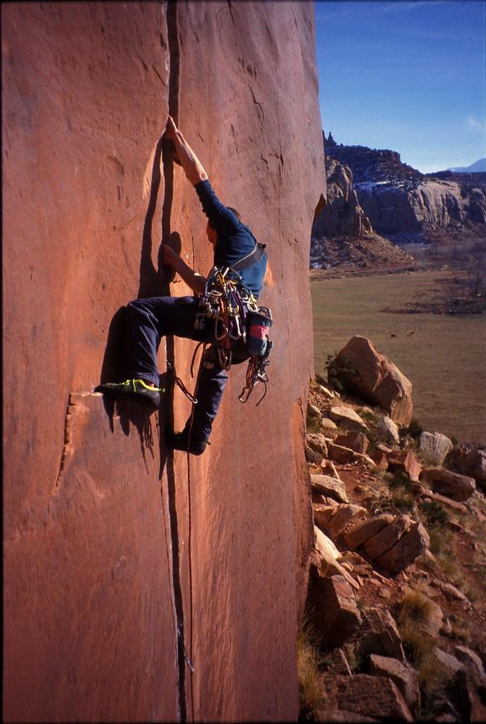 4. Expert Tips and Recommendations for a Successful Crack Climbing Adventure on Mount Kenya