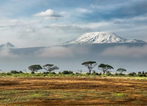 What are the etiquette and customs I should be aware of in Mount Kenya?