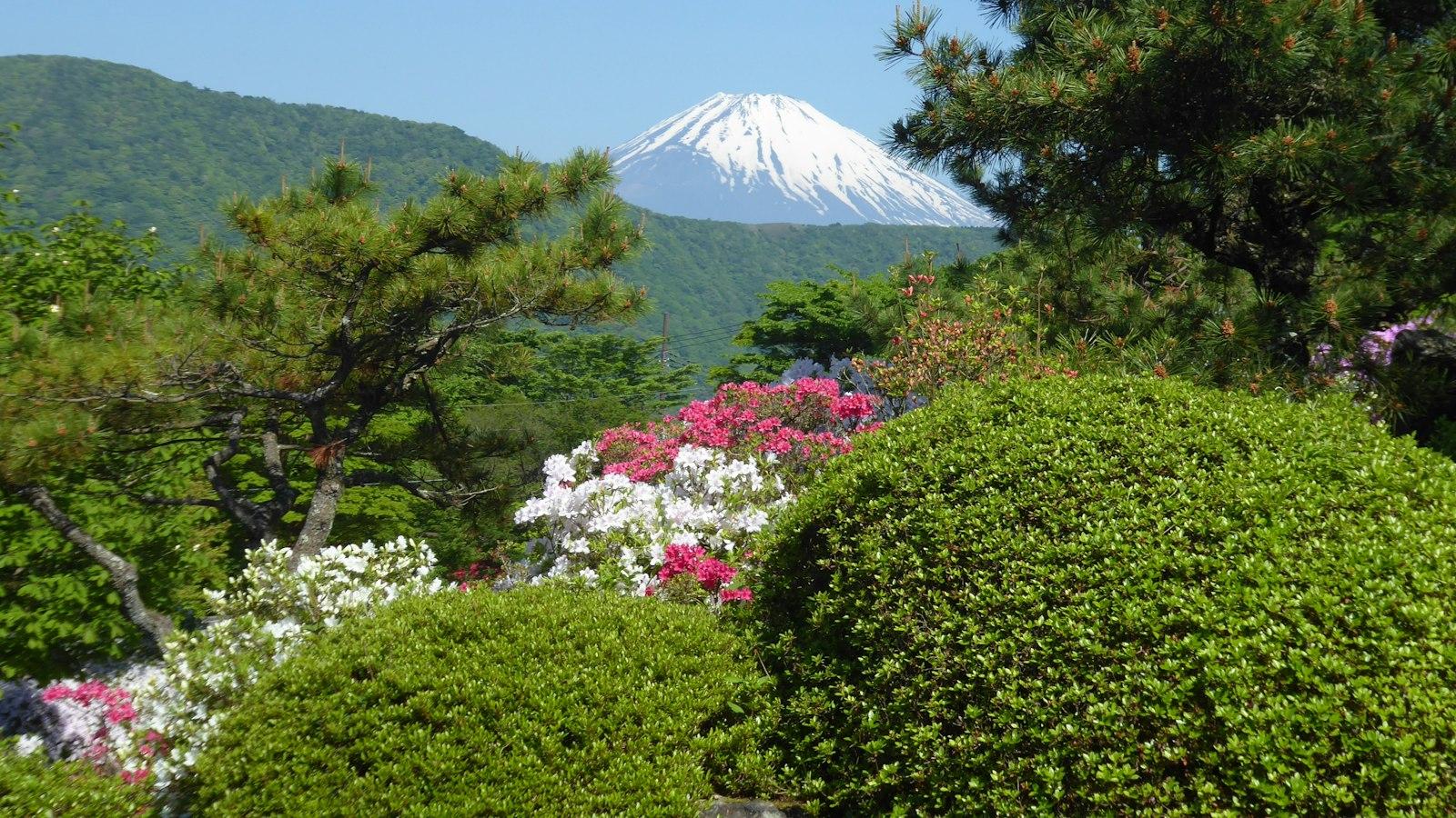 What are the traditional stories and folklore of Mount Kenya’s communities?