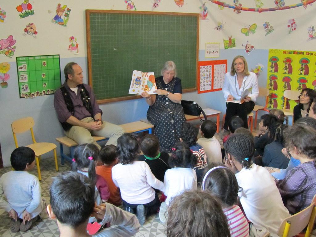 Are there storytelling sessions about Mount Kenya’s history and culture?